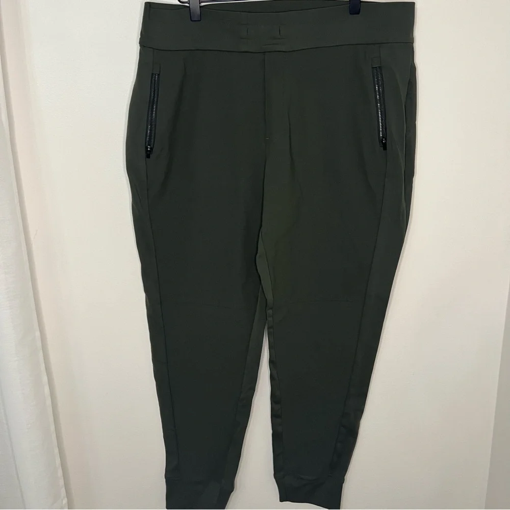Athleta Headlands Hybrid Trek Jogger Green Women's Size 16 Casual Hiking - Picture 2 of 6